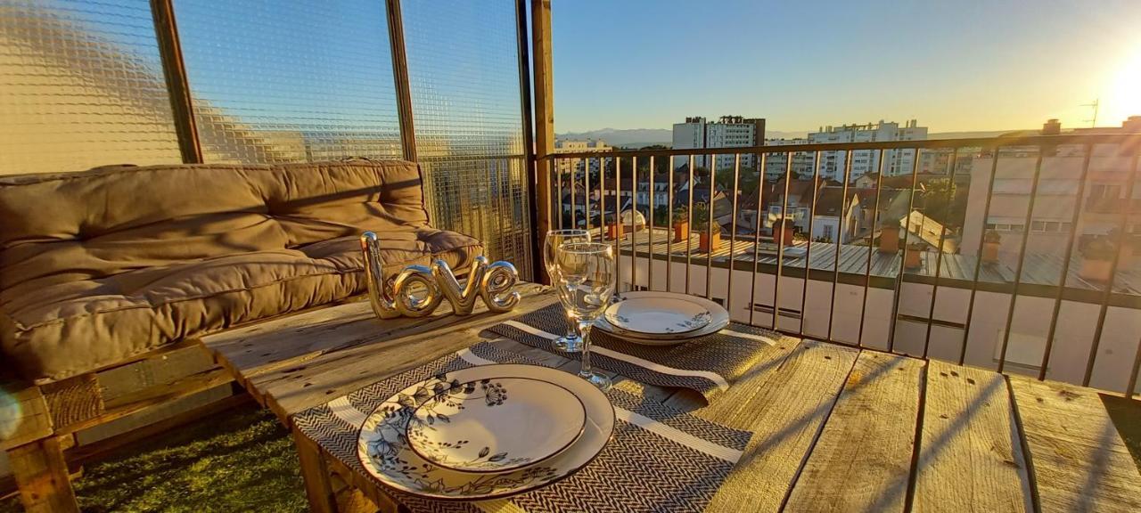 La Dolce Vita -T2 52M2- Dernier Etage- Terrasse-Parking-Wifi Fibre Tarbes Exterior photo