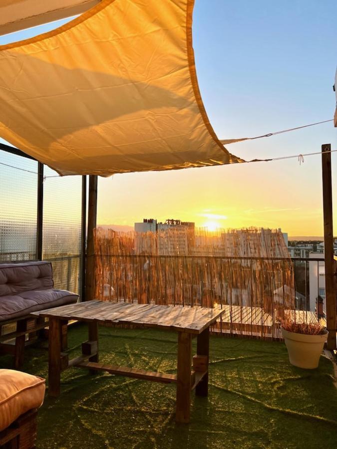 La Dolce Vita -T2 52M2- Dernier Etage- Terrasse-Parking-Wifi Fibre Tarbes Exterior photo