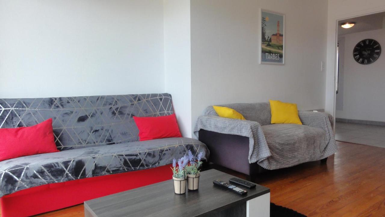 La Dolce Vita -T2 52M2- Dernier Etage- Terrasse-Parking-Wifi Fibre Tarbes Exterior photo